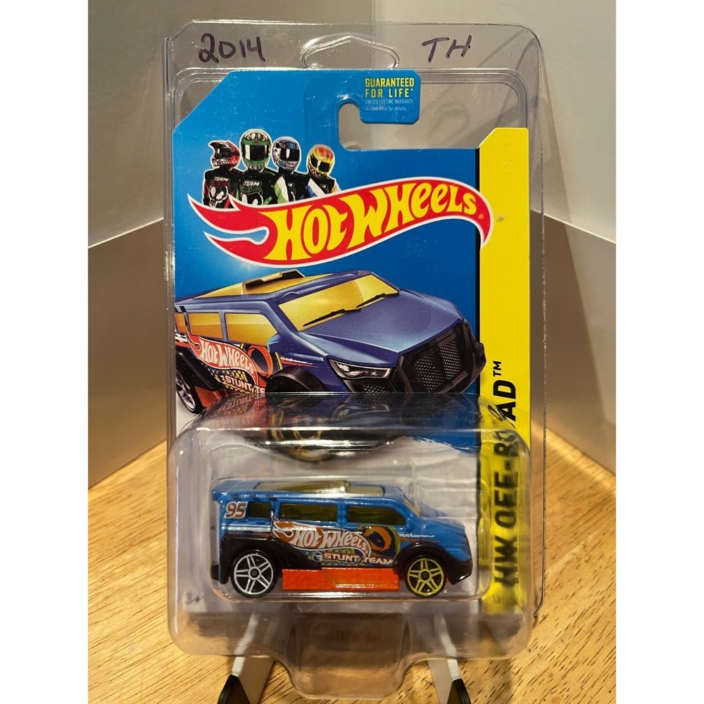 Hot Wheels Speedbox 2014 HW Off-Road Stunt Team Blue Diecast Car 95/250 NEW